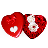 خرید پستی پکیج کادویی انگشتر و گل عطری طرح Love اصل